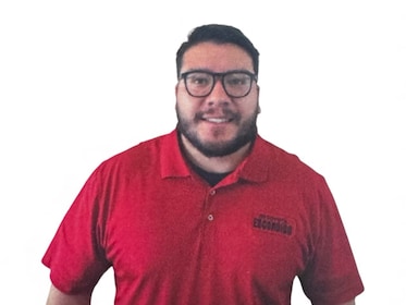 Staff member Miguel Leyva from ID_9b9707f7bd5a