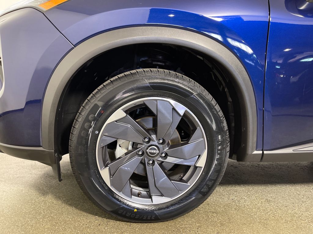 2025 Nissan Rogue SV - Photo 11