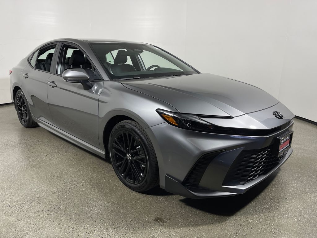 2026 Toyota Camry SE's photo