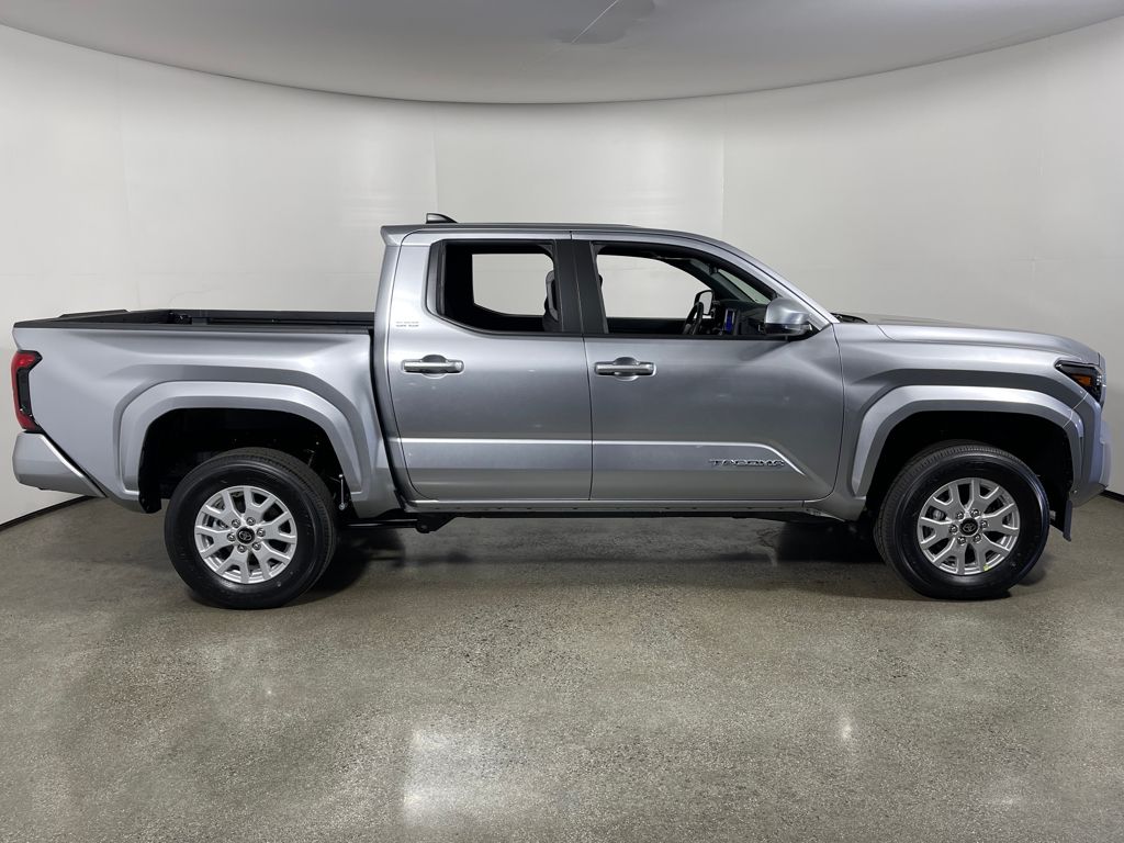 2025 Toyota Tacoma SR5 Double Cab photo 2
