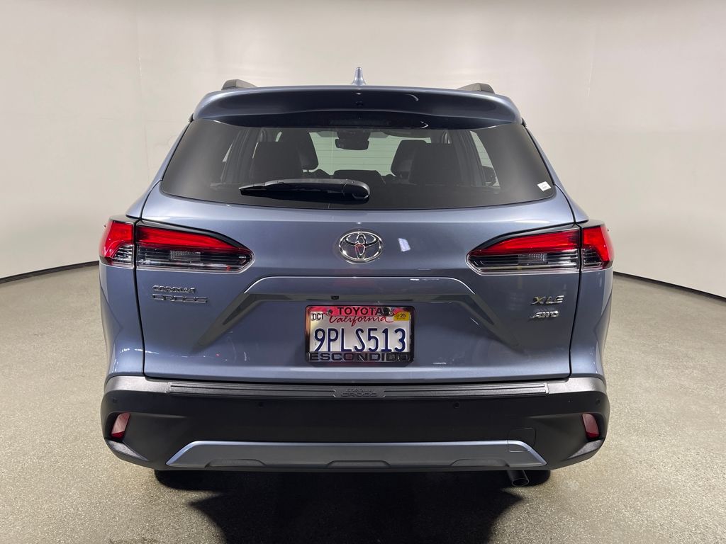 2024 Toyota Corolla Cross XLE photo 4