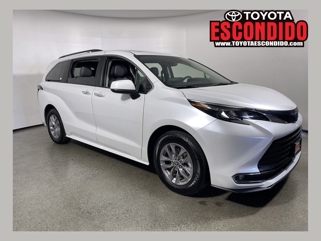2024 Toyota Sienna Van Passenger Van 