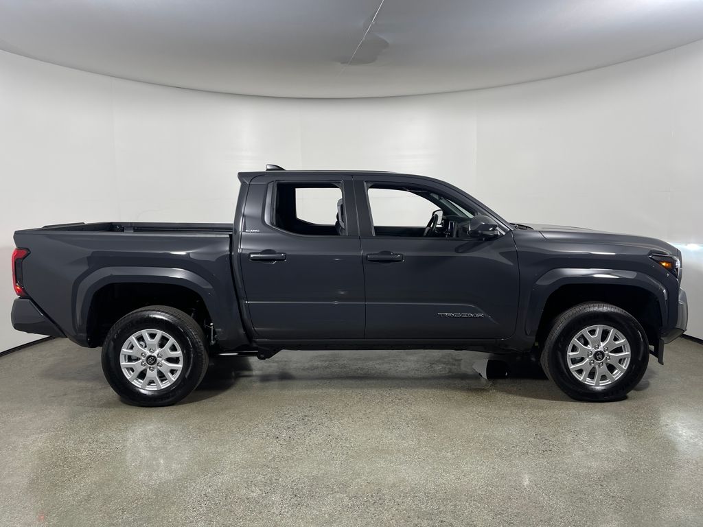 2026 Toyota Tacoma SR5 4x4 Double Cab photo 2