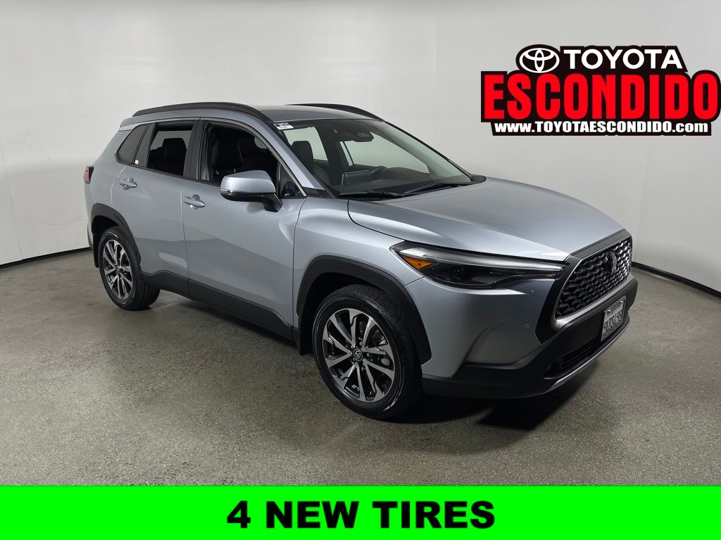 2023 Toyota Corolla Cross XLE's photo