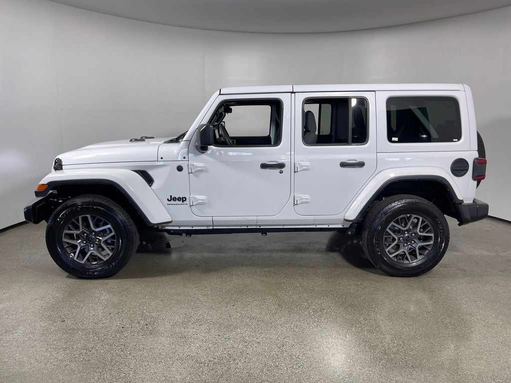 2025 Jeep Wrangler 4-Door Sahara - Photo 6