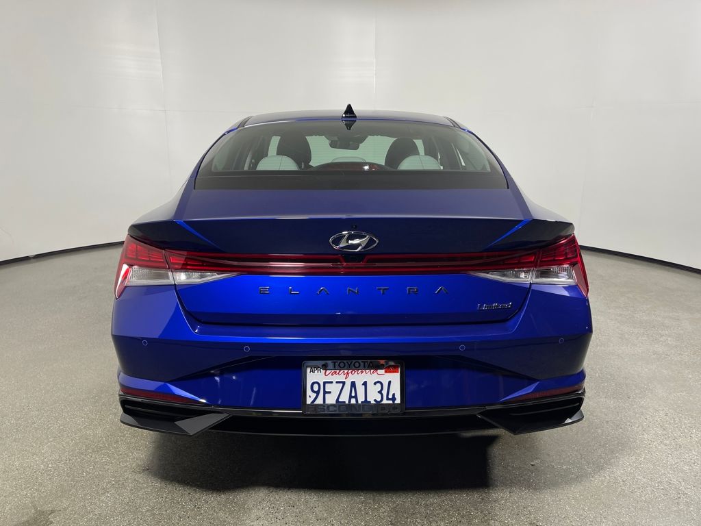 2023 Hyundai Elantra Limited photo 3