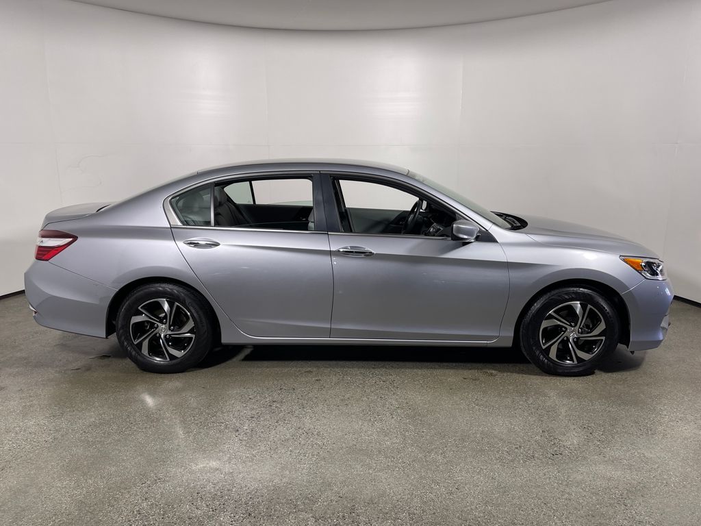 2016 Honda Accord LX photo 2