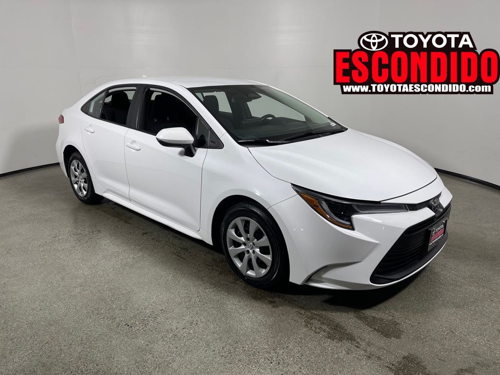 2024 Toyota Corolla LE's photo