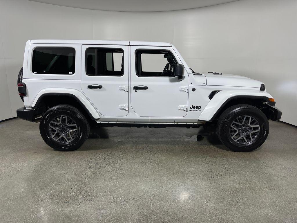 2025 Jeep Wrangler 4-Door Sahara - Photo 2