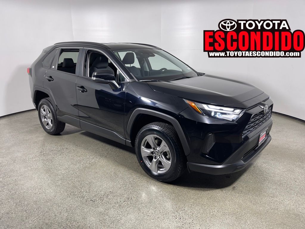 2023 Toyota RAV4 XLE's photo
