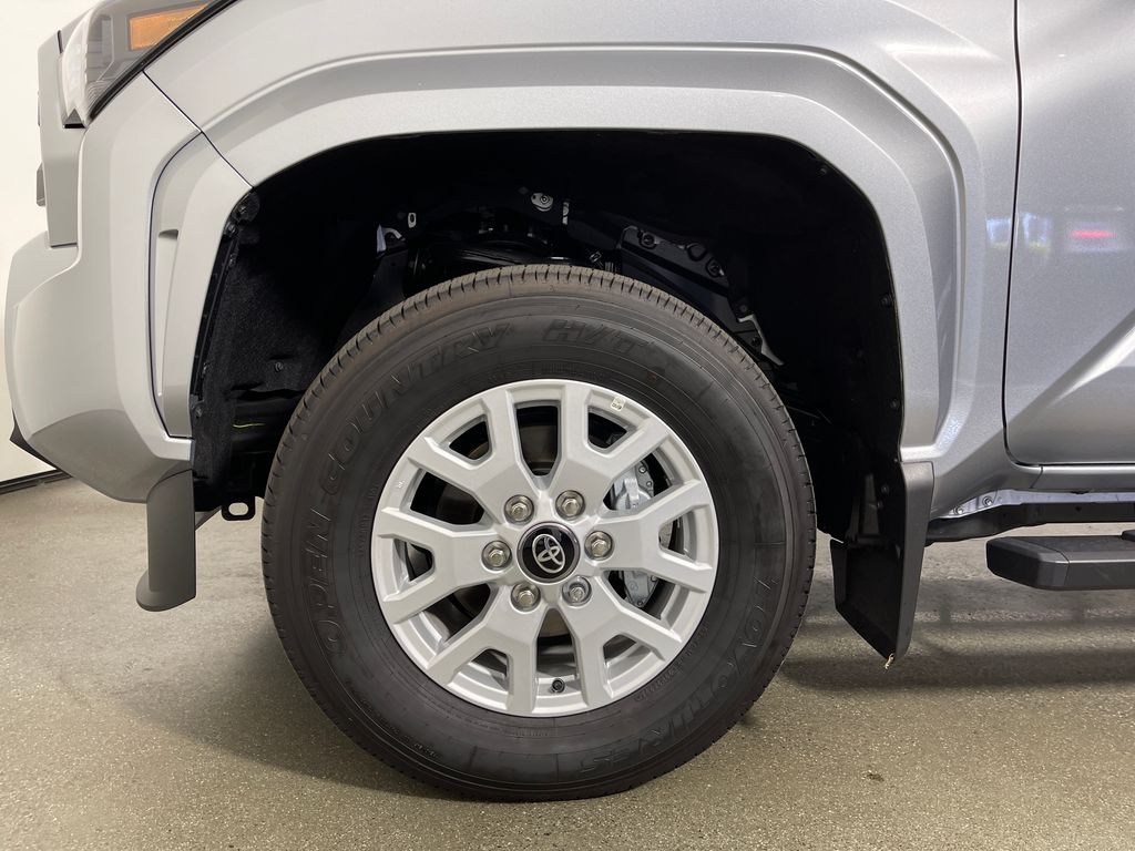 2026 Toyota Tacoma SR5 - Photo 11