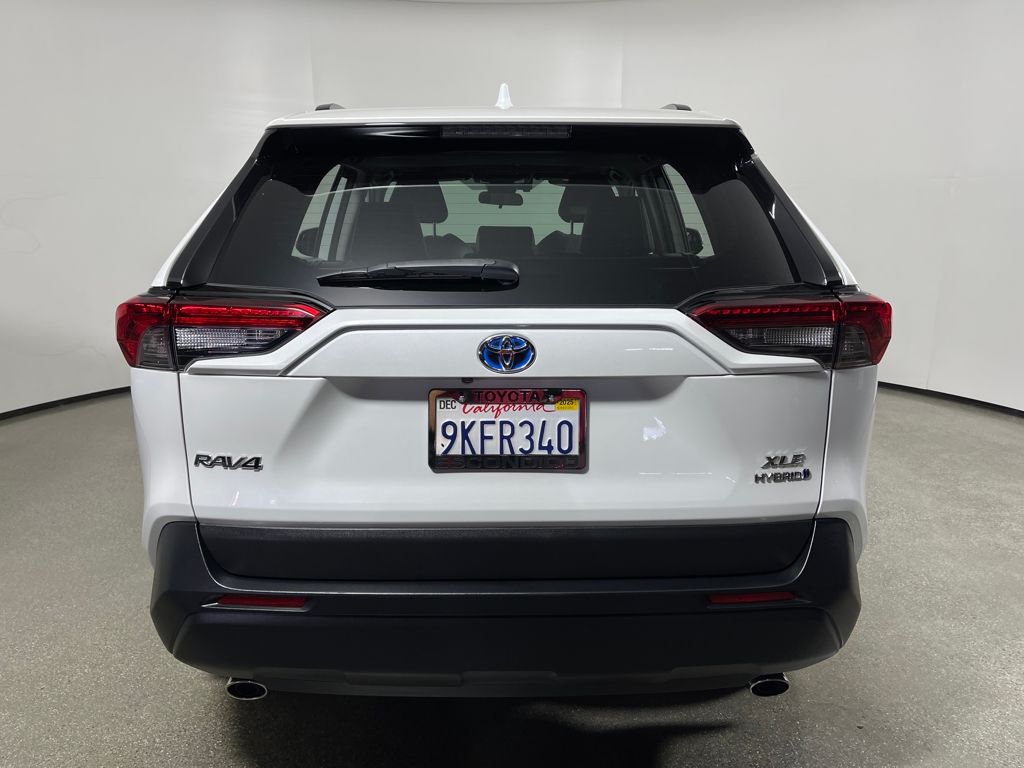2024 Toyota RAV4 Hybrid XLE Premium photo 3