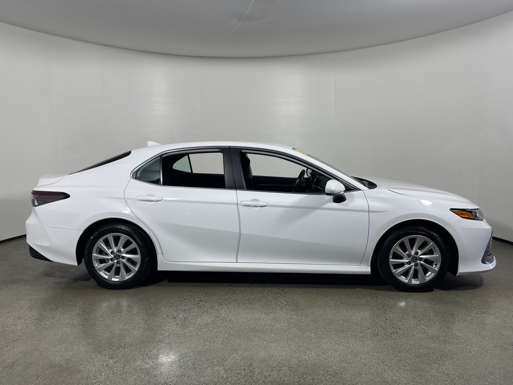 2023 Toyota Camry LE photo 2