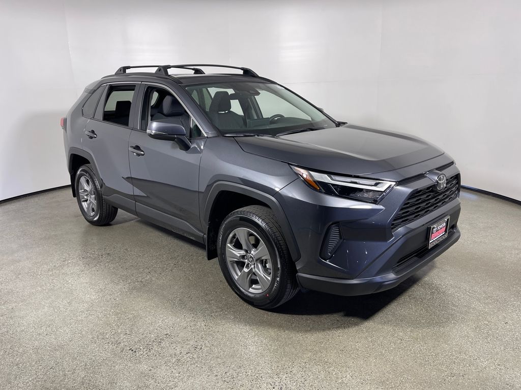 2025 Toyota RAV4 XLE's photo