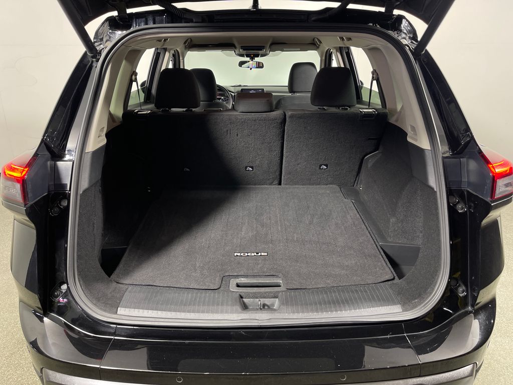 2025 Nissan Rogue SV - Photo 10