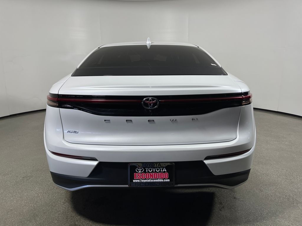 2023 Toyota Crown XLE photo 4