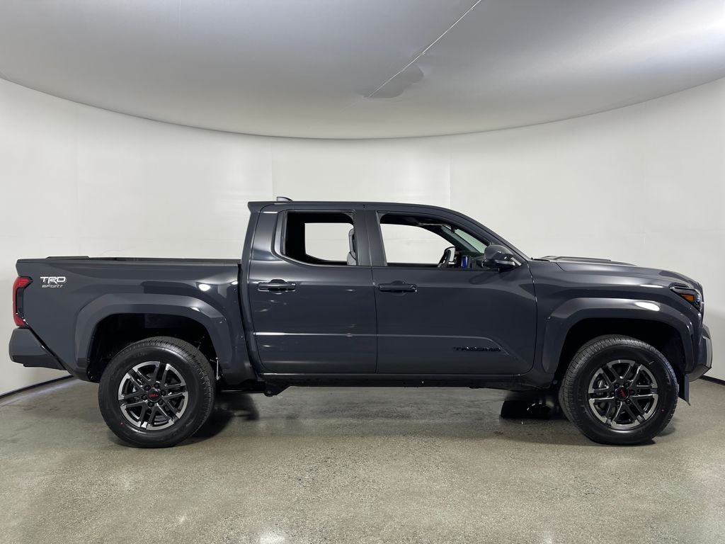 2025 Toyota Tacoma TRD Sport 4x4 Double Cab photo 2