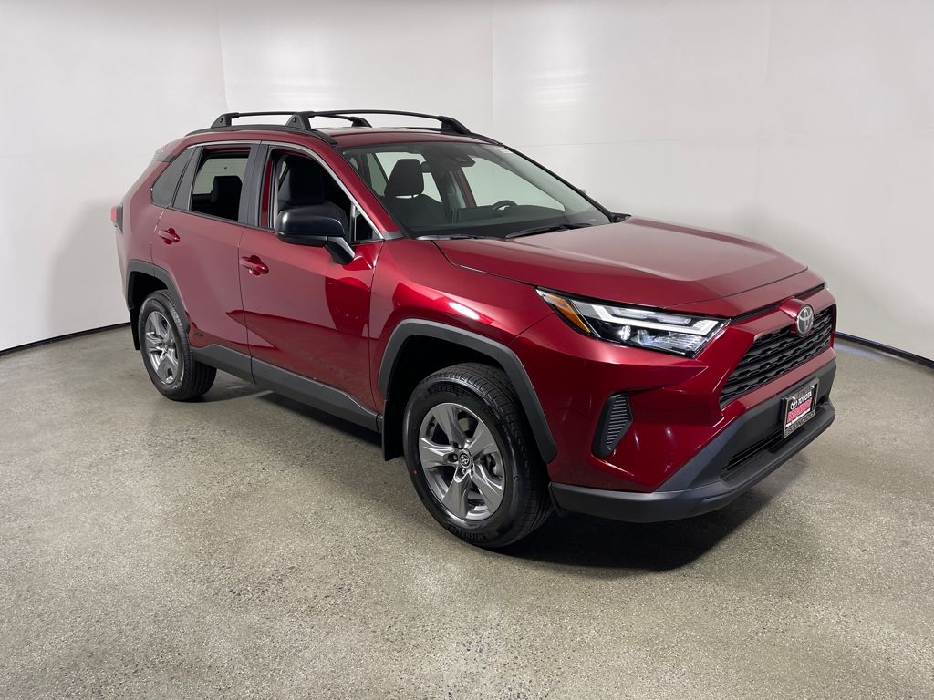 2025 Toyota RAV4 LE's photo
