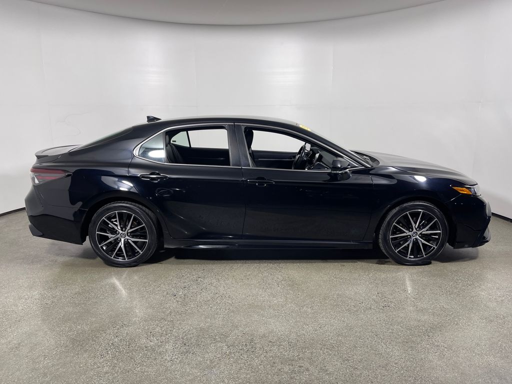2023 Toyota Camry SE photo 2