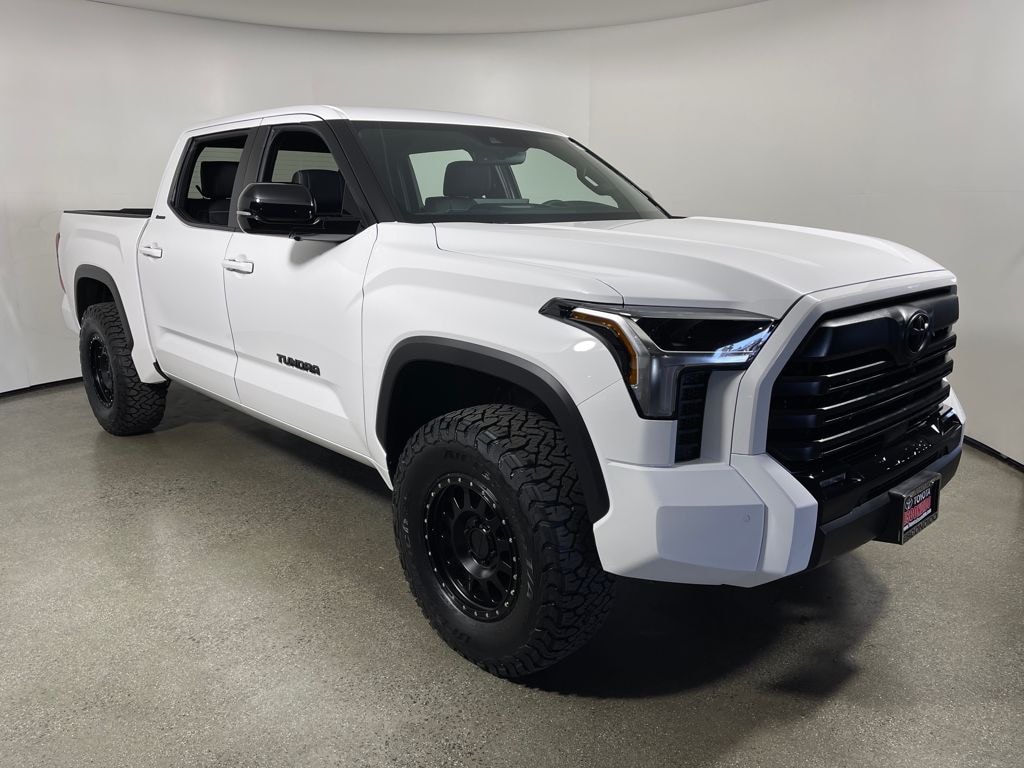 New 2026 Toyota Tundra Limited LIMITED CREWMAX 5.5