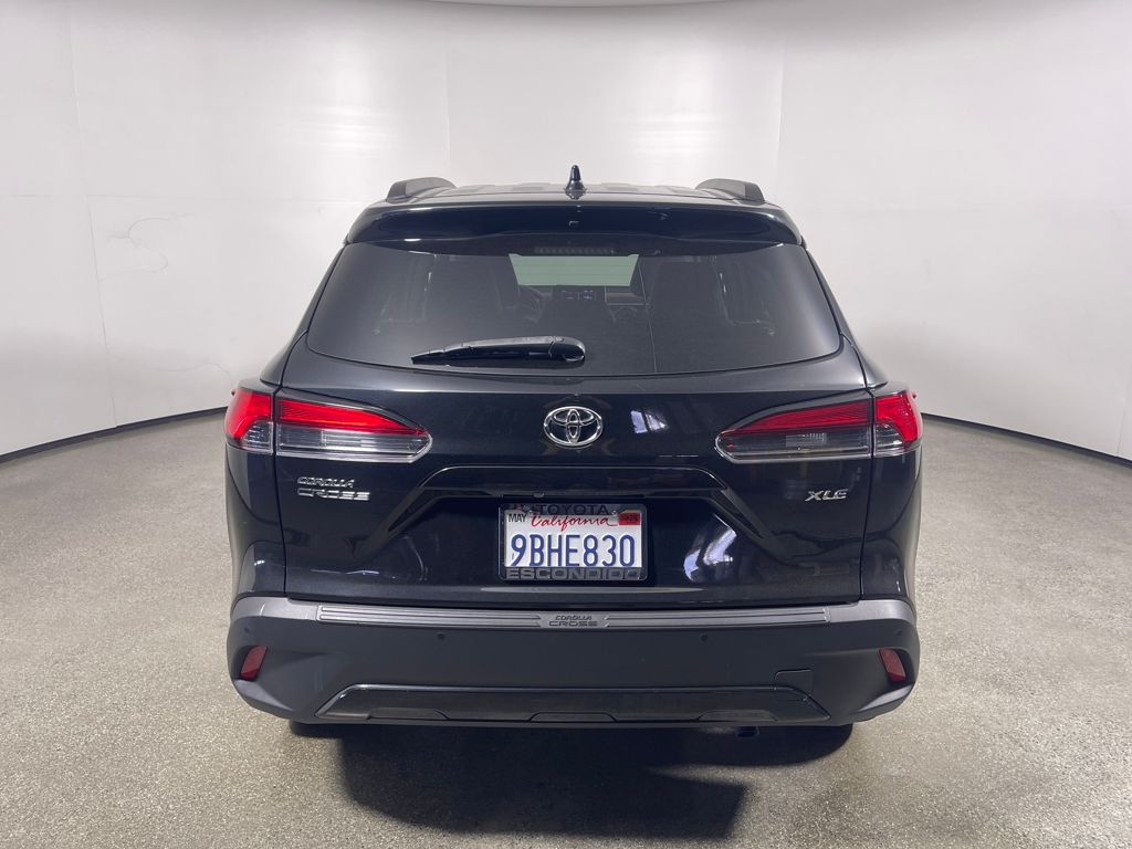 2022 Toyota Corolla Cross XLE photo 4