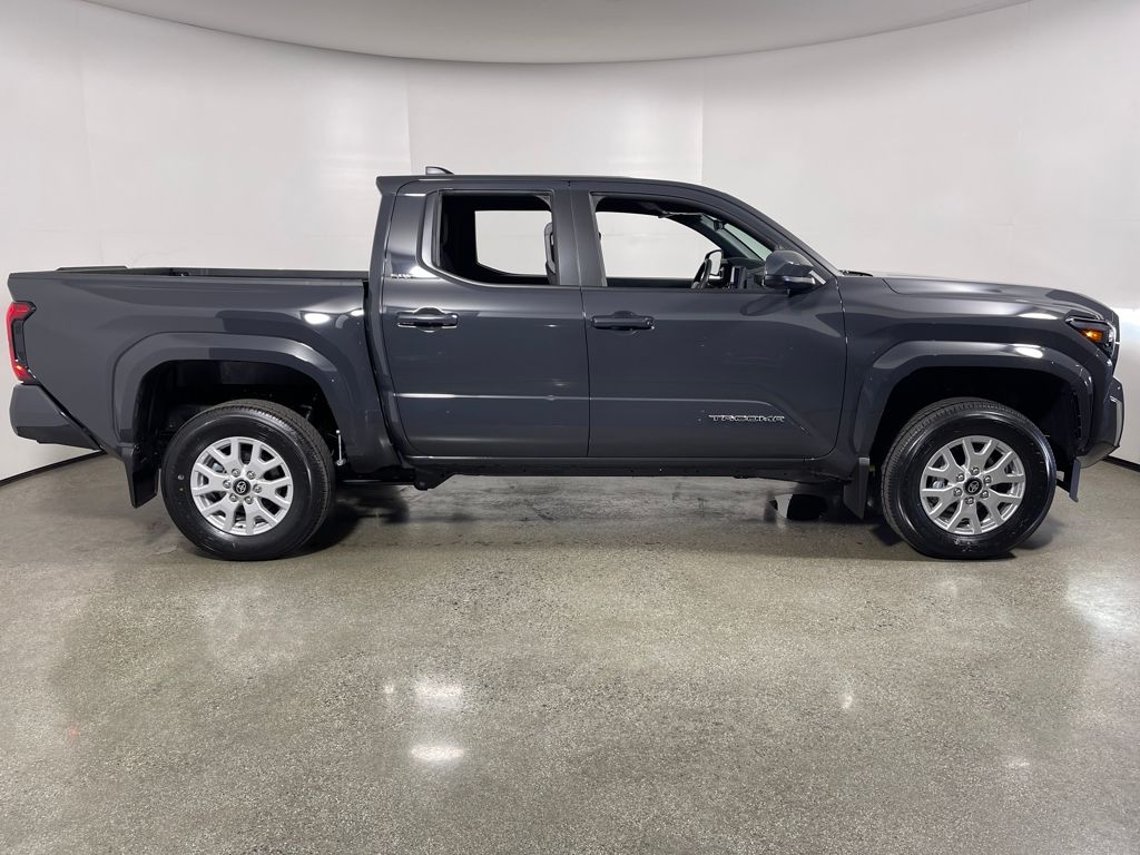 2026 Toyota Tacoma SR5 4x4 Double Cab photo 2