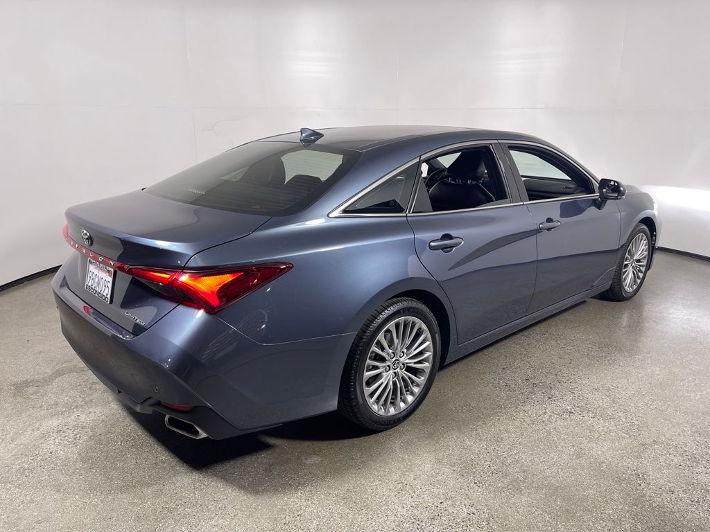 2022 Toyota Avalon Limited photo 2