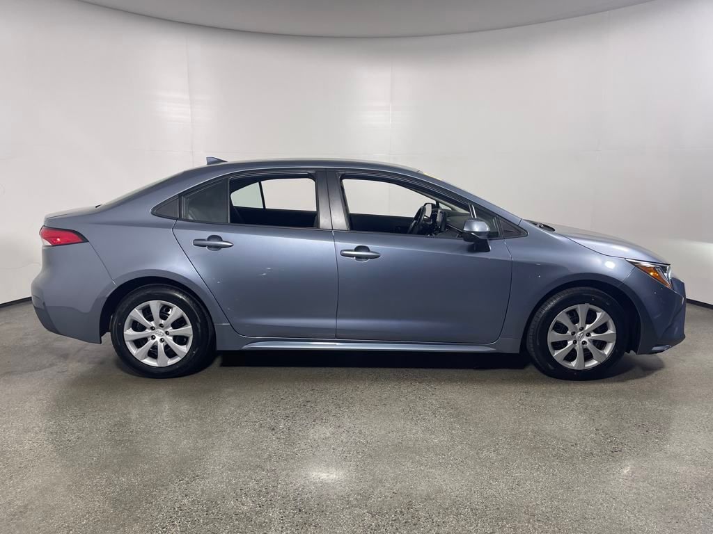 Used 2022 Toyota Corolla LE with VIN 5YFEPMAEXNP277710 for sale in Northfield, Minnesota