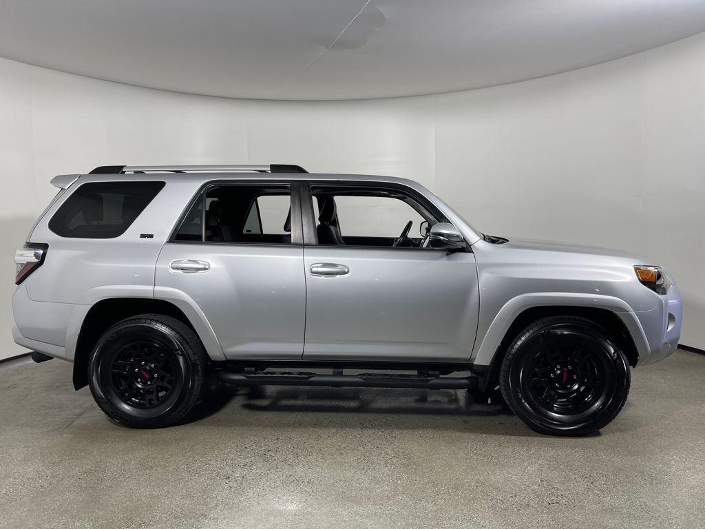 2023 Toyota 4Runner SR5 photo 2