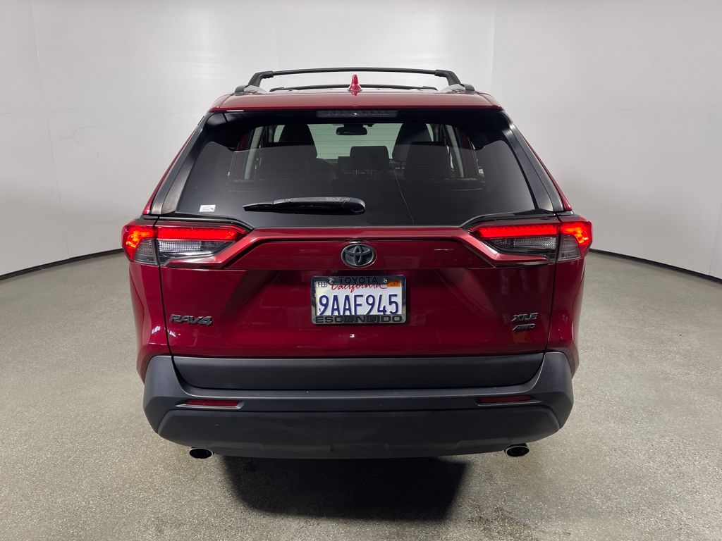 2022 Toyota RAV4 XLE photo 3