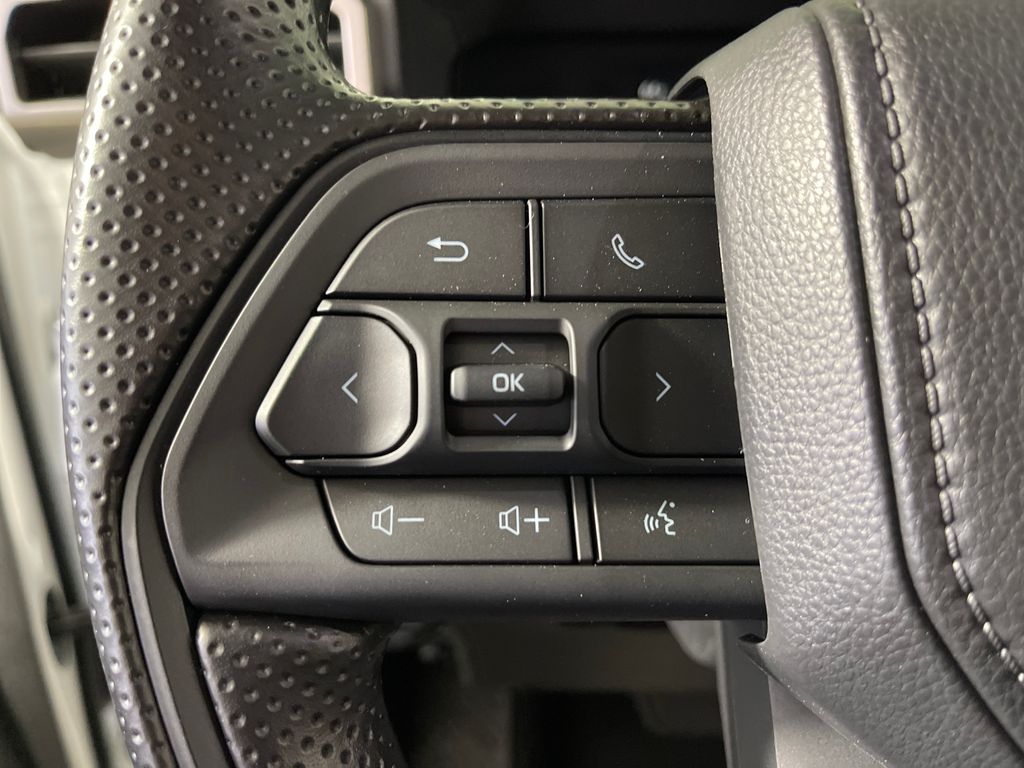 2026 Toyota Tacoma SR5 - Photo 28
