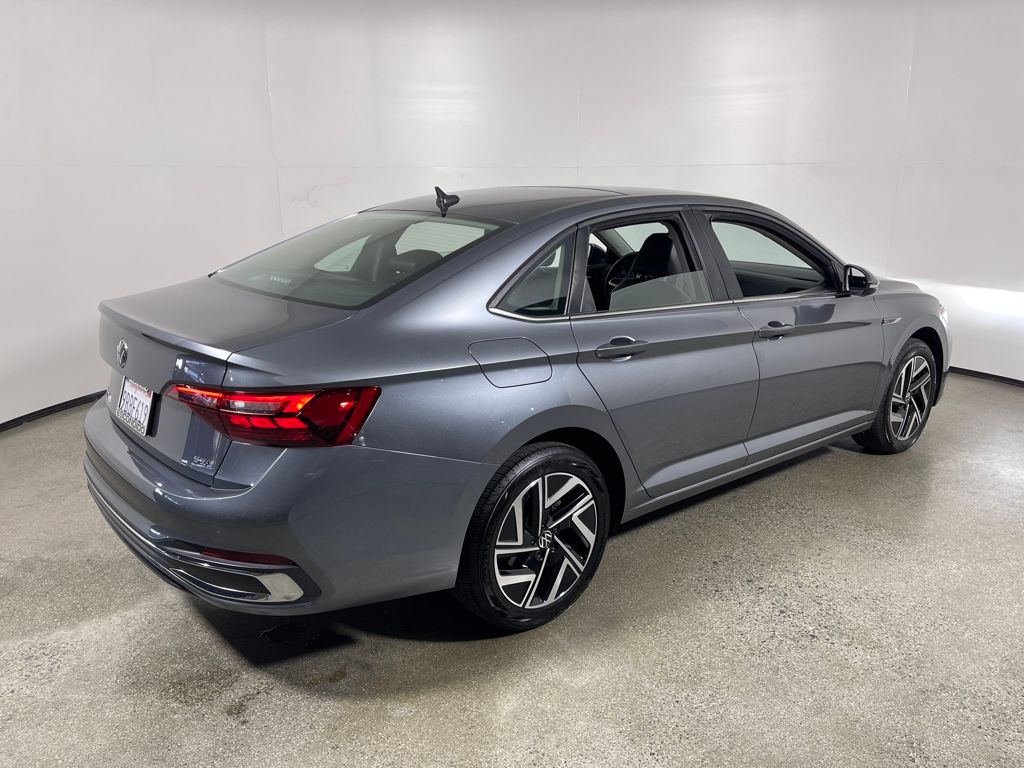 2022 Volkswagen Jetta 1.5T SEL photo 3