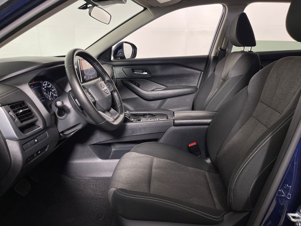 2025 Nissan Rogue SV - Photo 12