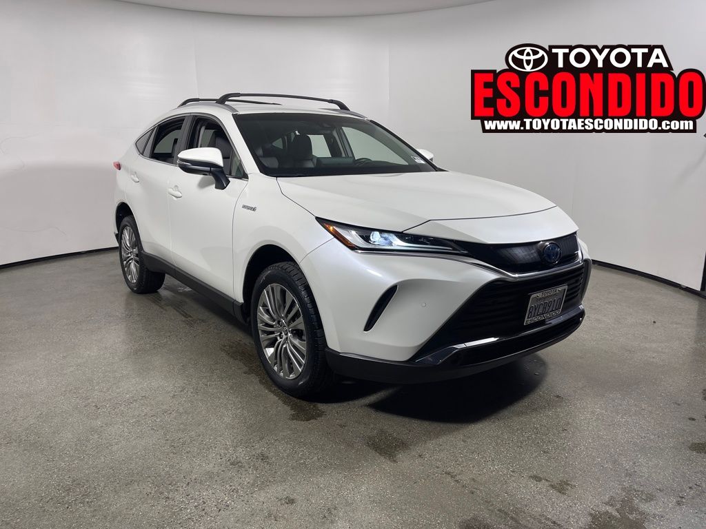 2021 Toyota Venza XLE's photo