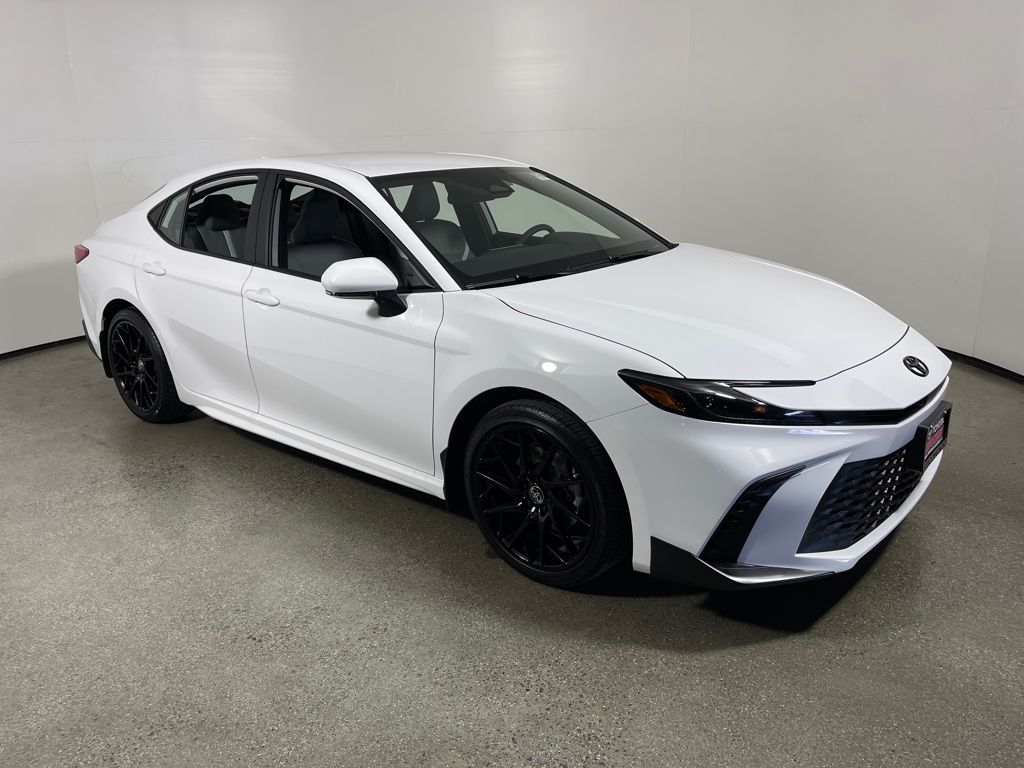 2026 Toyota Camry SE's photo