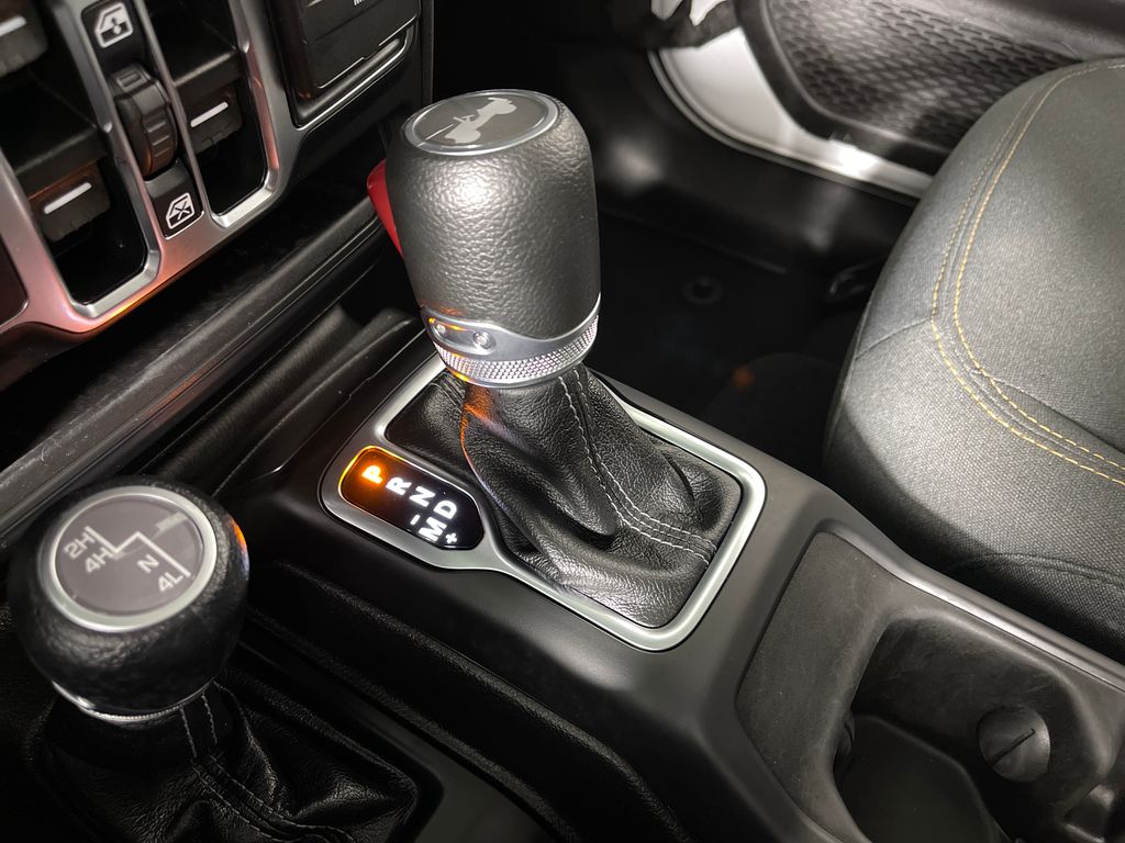 2025 Jeep Wrangler 4-Door Sahara - Photo 22