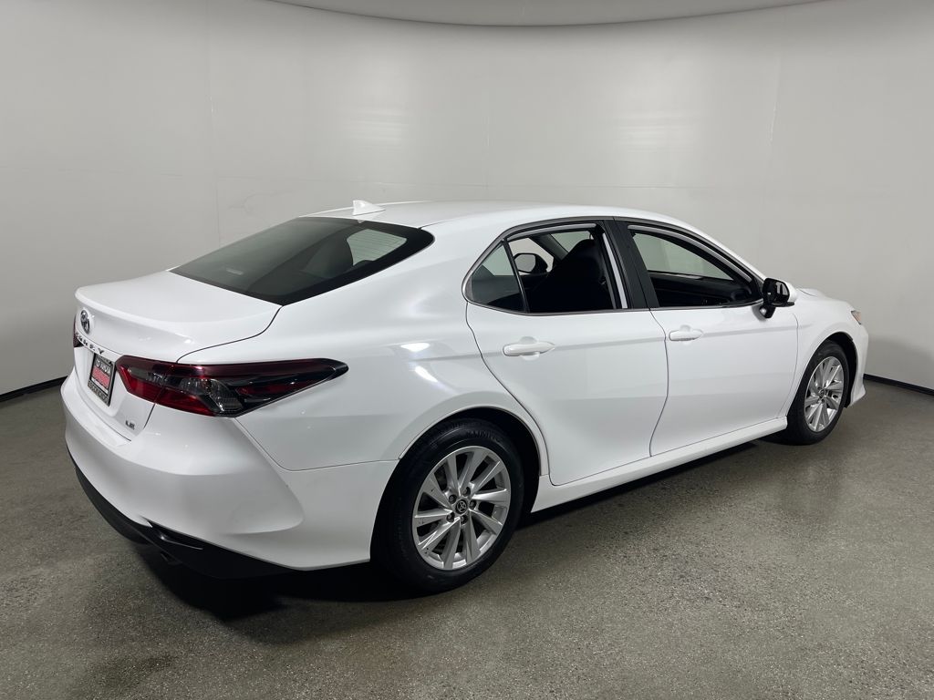 2023 Toyota Camry LE photo 3