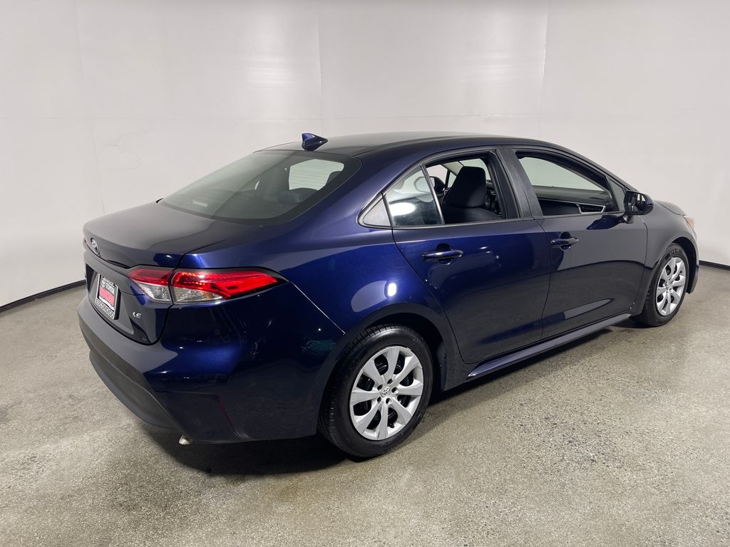 2023 Toyota Corolla LE photo 3