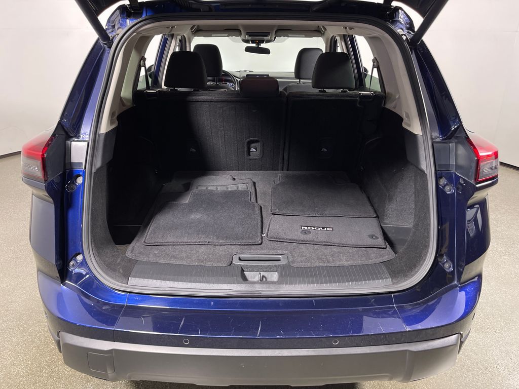 2025 Nissan Rogue SV - Photo 10