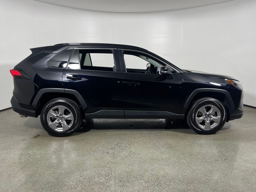 2023 Toyota RAV4 XLE photo 2