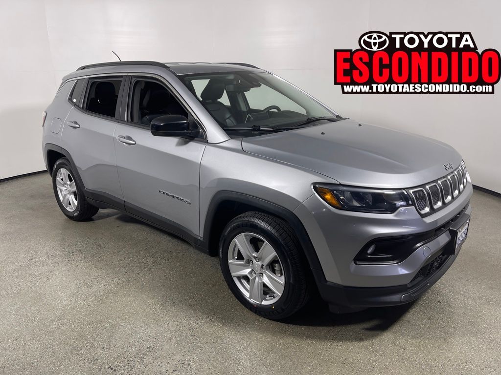 2022 Jeep Compass Latitude's photo