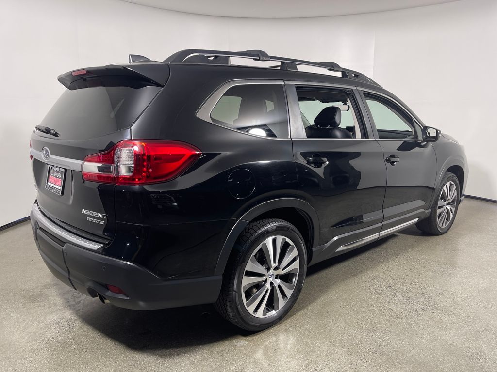 2022 Subaru Ascent Limited photo 3
