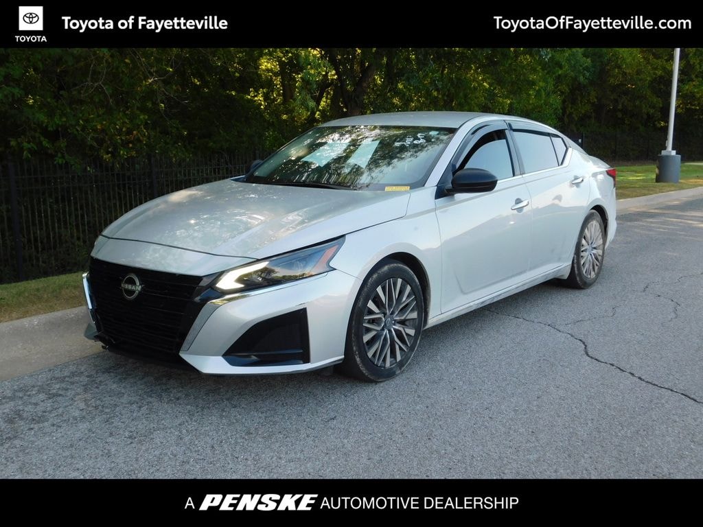 Used 2024 Nissan Altima 2.5 SV Sedan