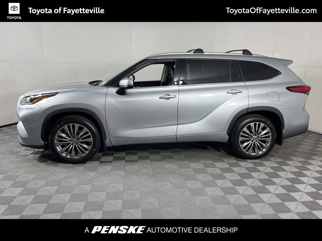 2021 Toyota Highlander Platinum photo 2