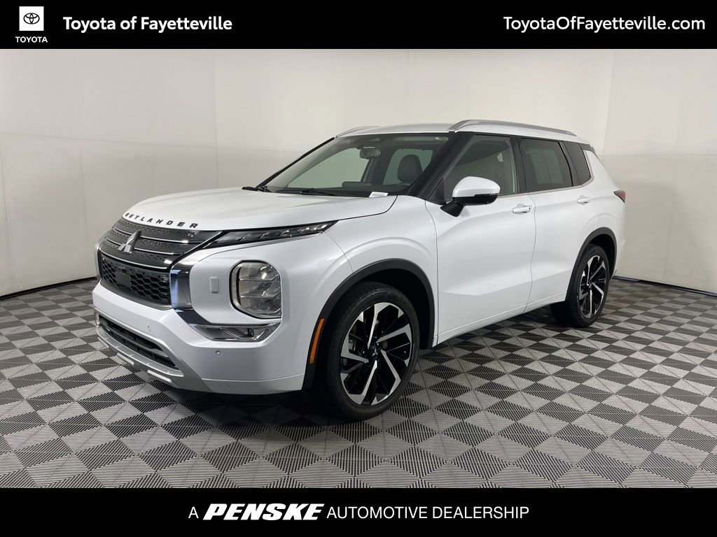 2023 Mitsubishi Outlander SEL's photo