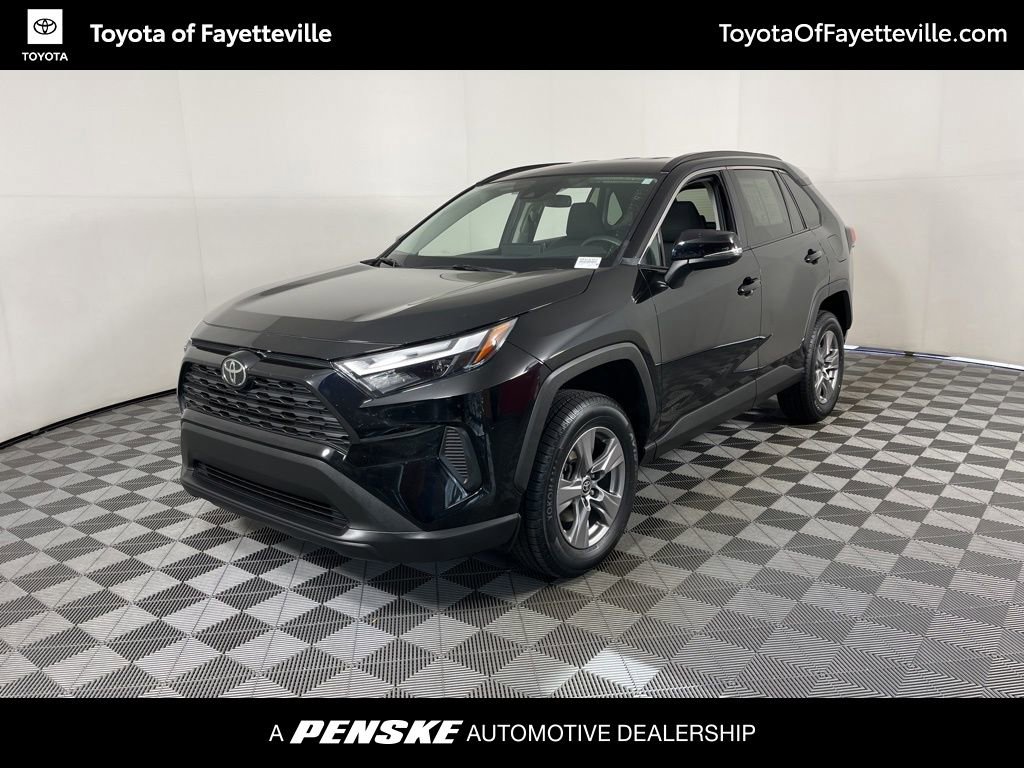 2024 Toyota RAV4 XLE's photo
