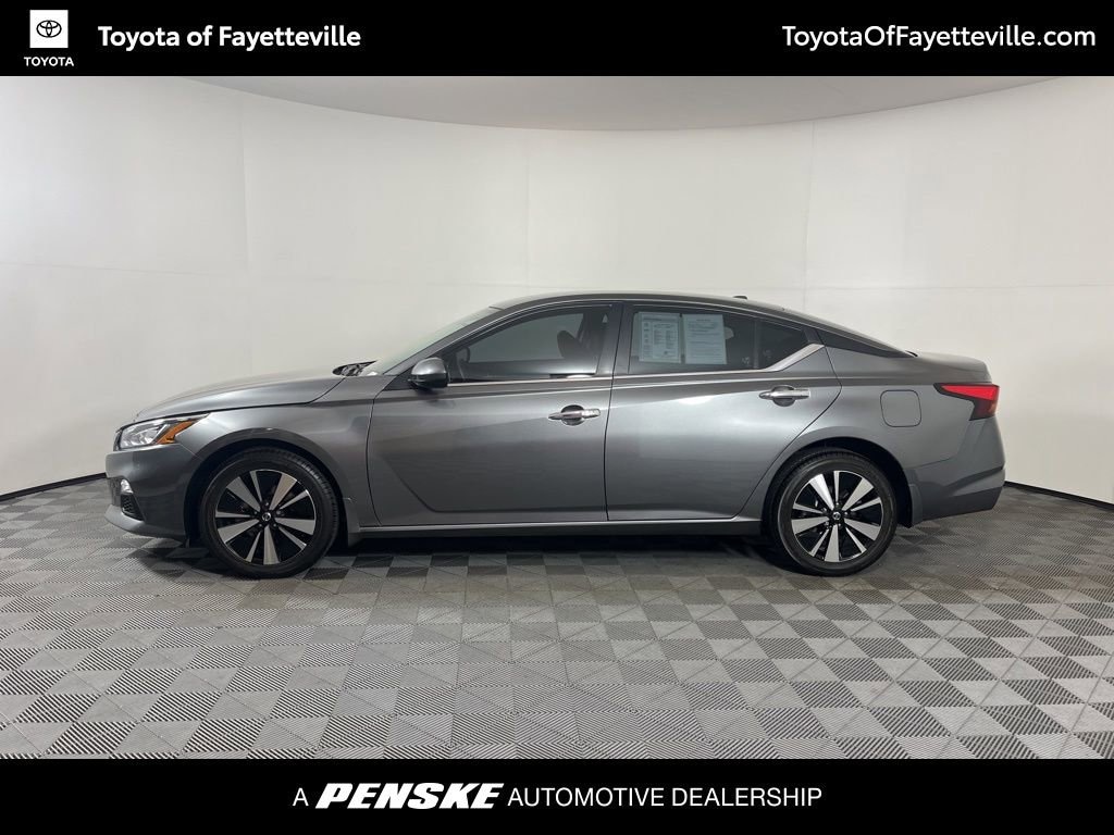 Used 2022 Nissan Altima 2.5 SV Sedan