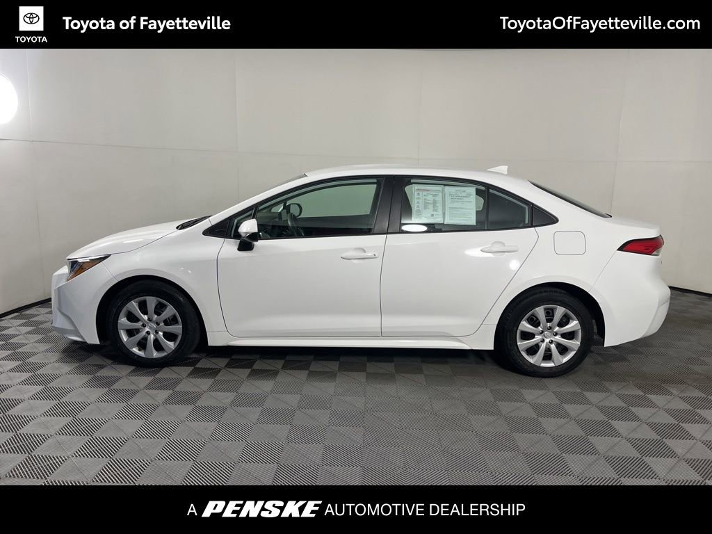 2023 Toyota Corolla LE photo 2