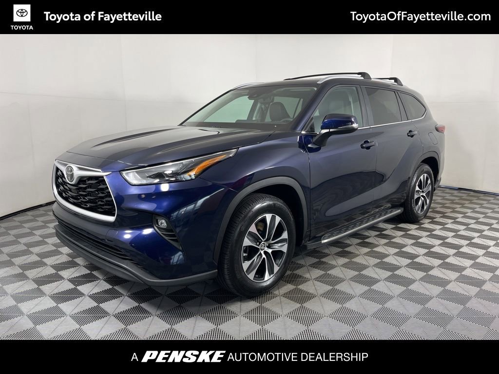 2025 Toyota Highlander XLE's photo