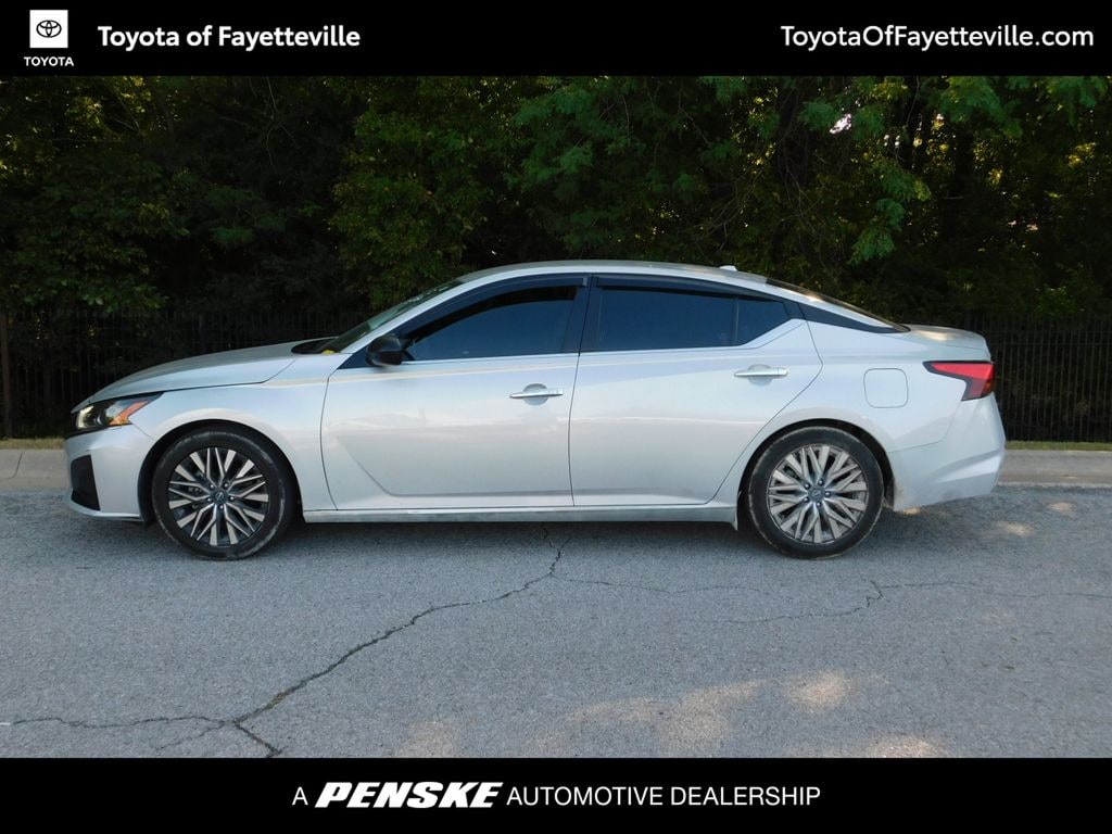 Used 2024 Nissan Altima 2.5 SV Sedan